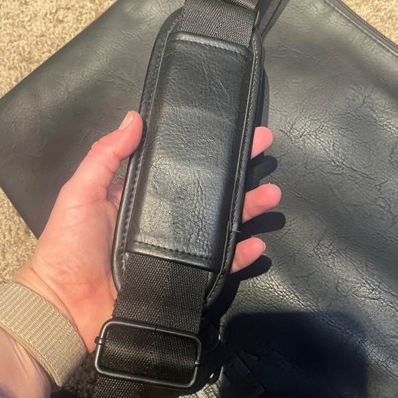 Beis Large Work Tote Insert and Crossbody Adjustable Strap (no tote) - Picture 7 of 13